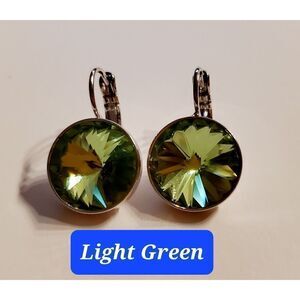 Swarovski Element Earrings light‎ green NWT. Wedding. Party. New years. Simple